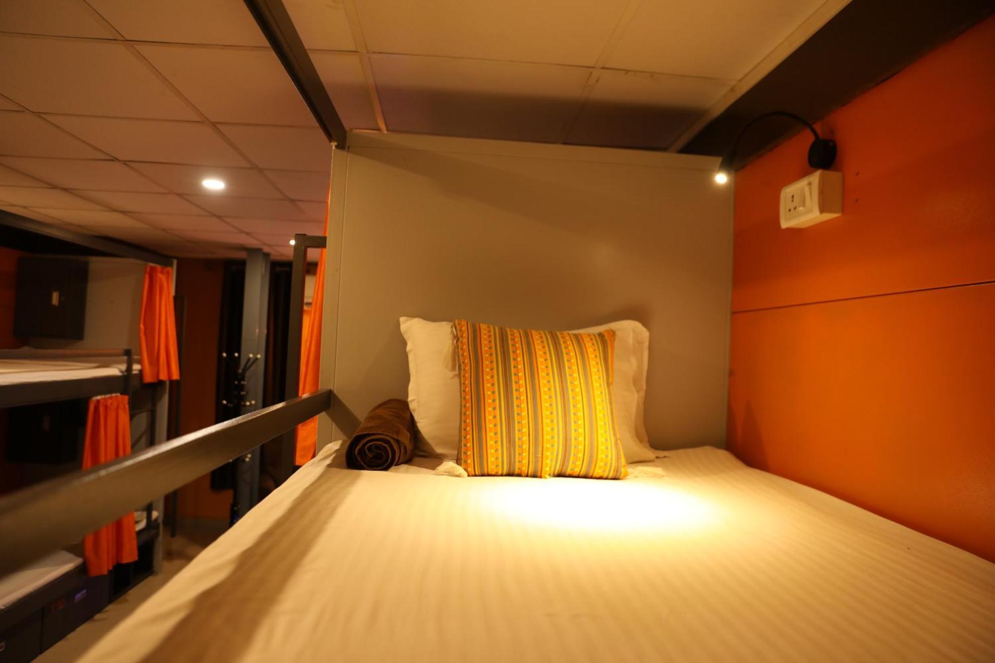 Forrest Hostels Мумбаи Экстерьер фото