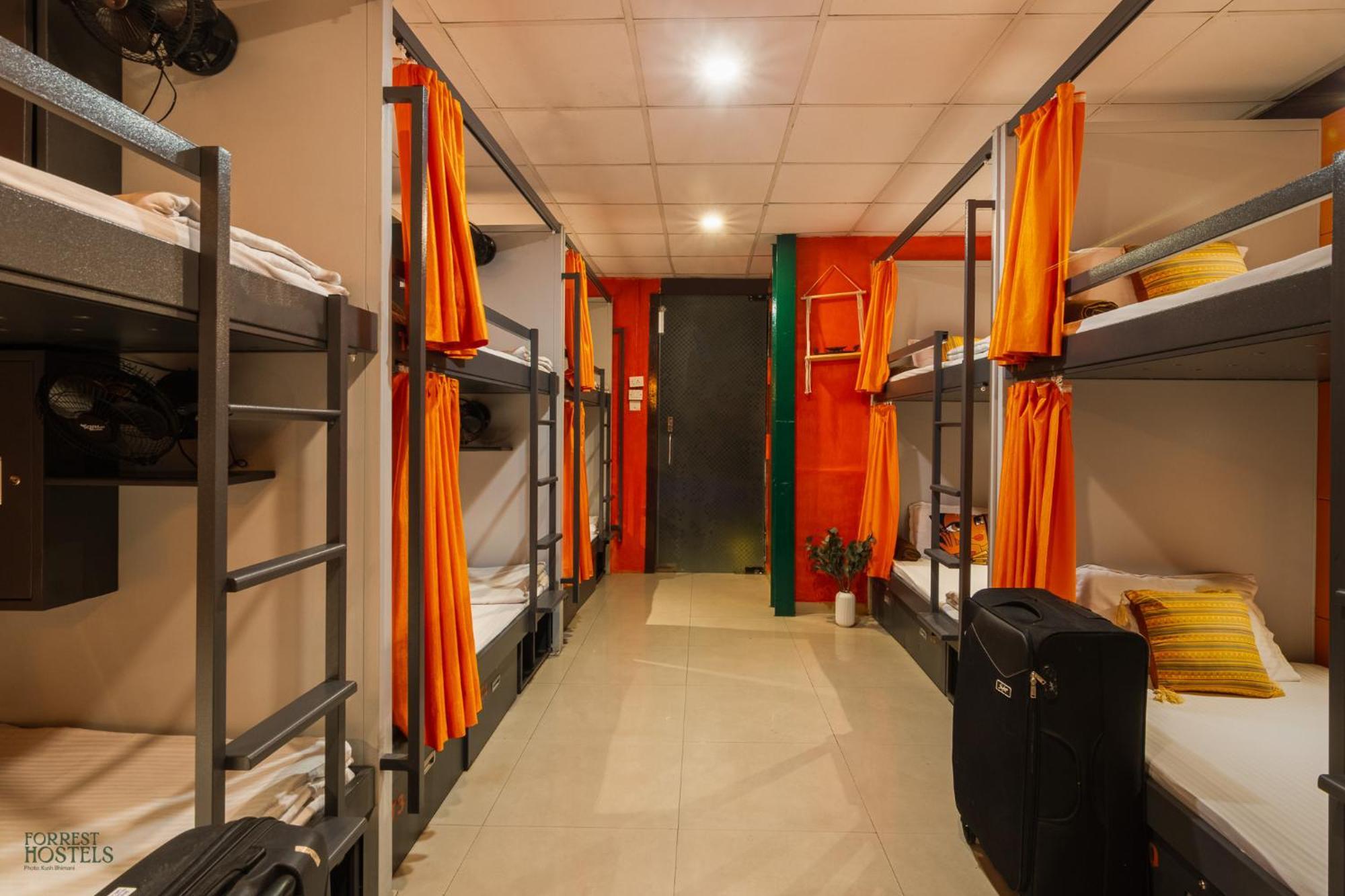 Forrest Hostels Мумбаи Экстерьер фото