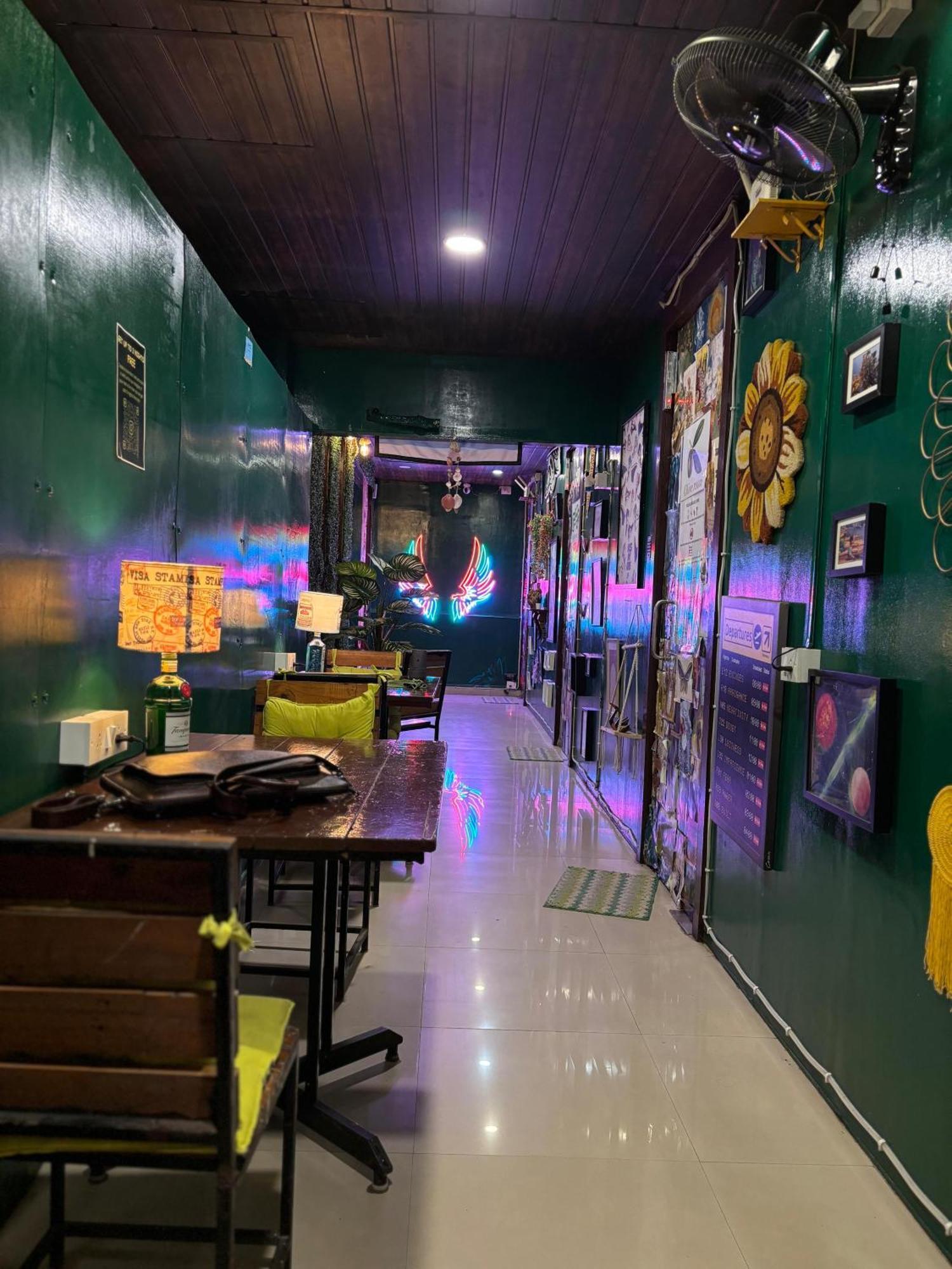 Forrest Hostels Мумбаи Экстерьер фото