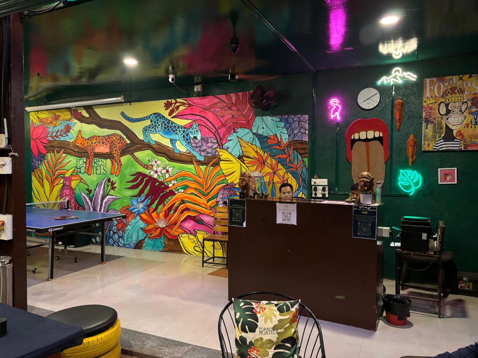 Forrest Hostels Мумбаи Экстерьер фото