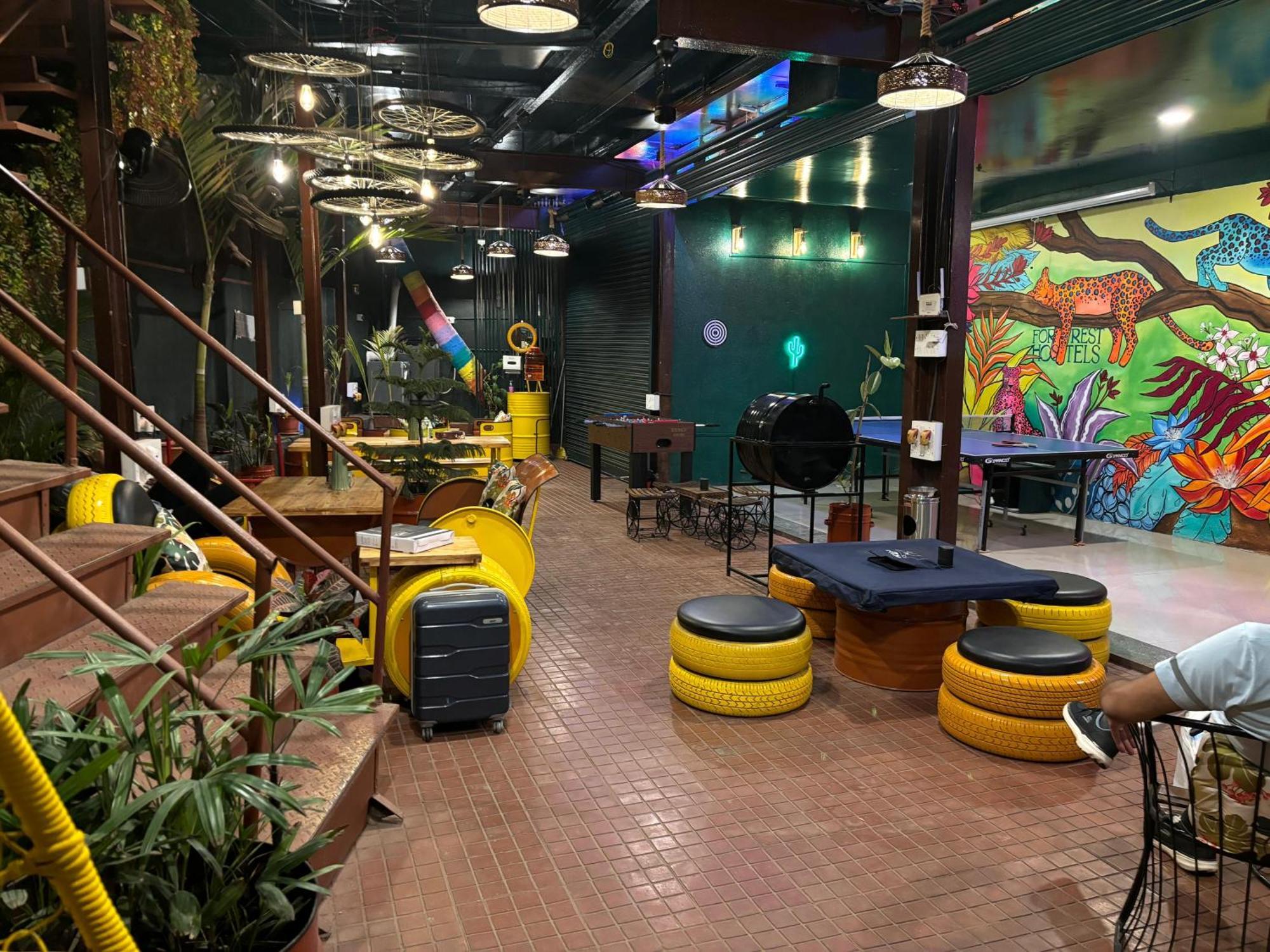 Forrest Hostels Мумбаи Экстерьер фото